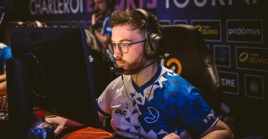 Valorant新手必备武器推荐与游戏技巧